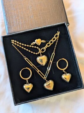 Brand New 18K Gold-Plated 4-Piece Jewelry Set Tarnish-Free • Hypoallergenic🌷